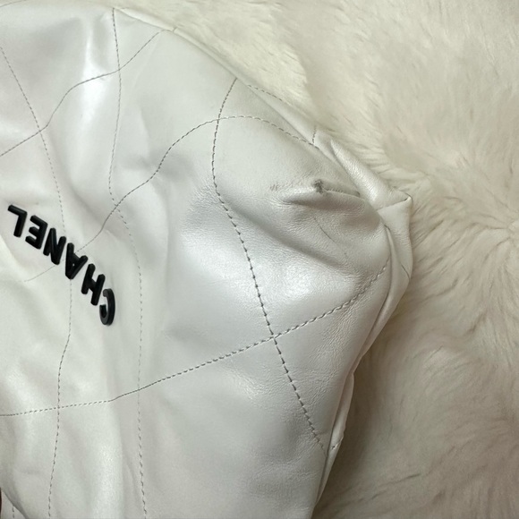 22 Handbag - Picture 7 of 13